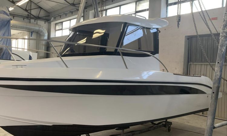 VERSSUS V20 CABIN1.jpg2